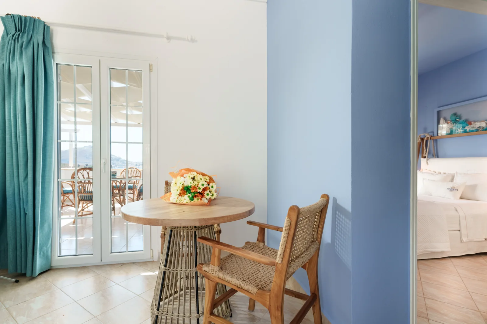 Junior Suite Small: Dining area