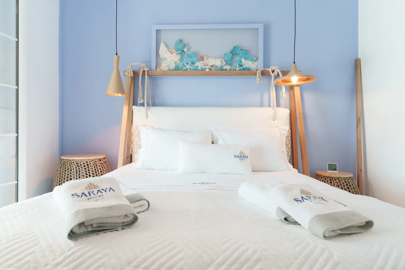 Junior Suite Small: Bed detail