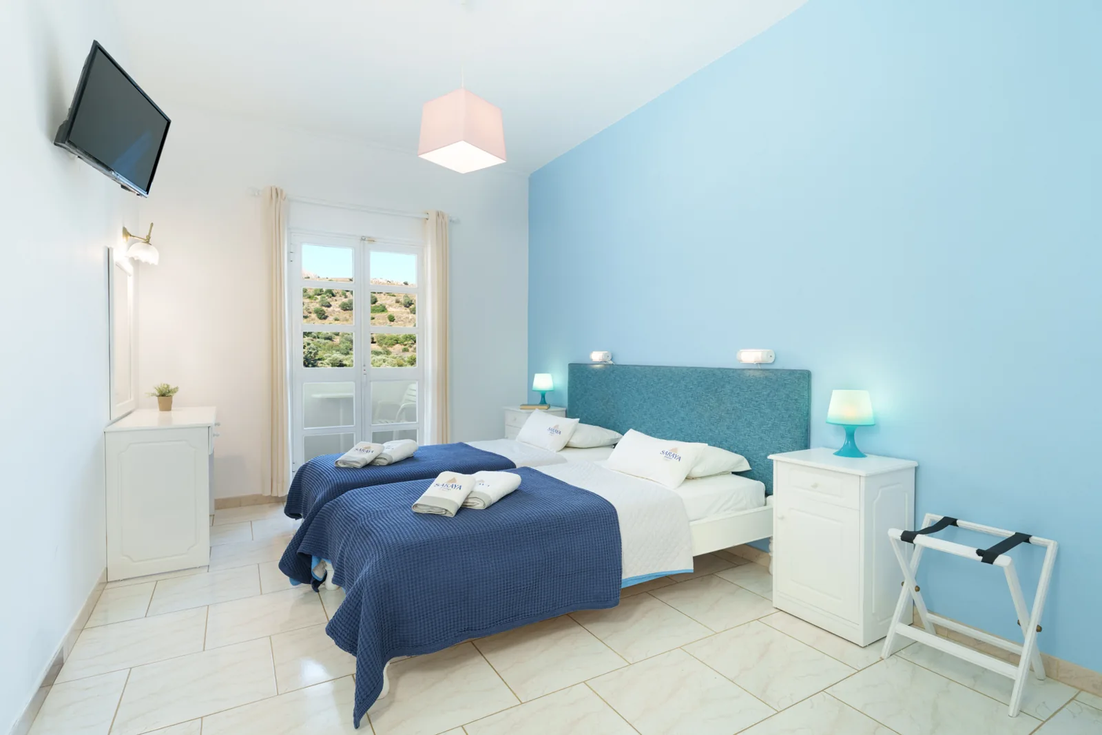 Standard Room: Bedroom