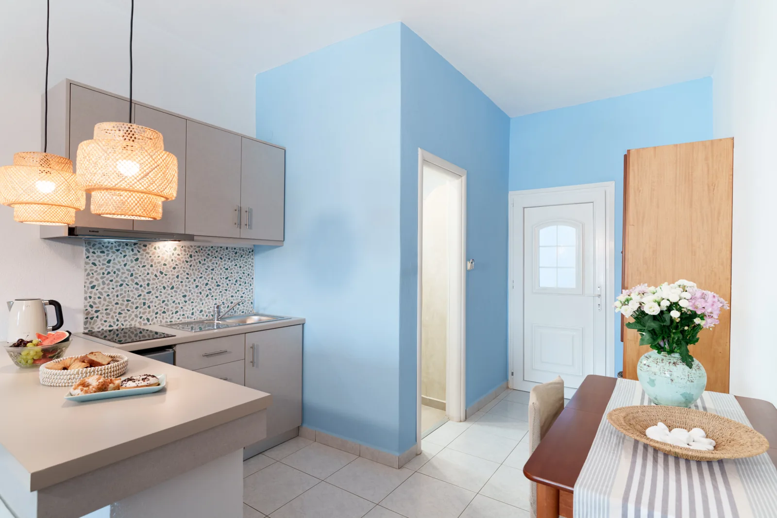 Studio Superior: Kitchen