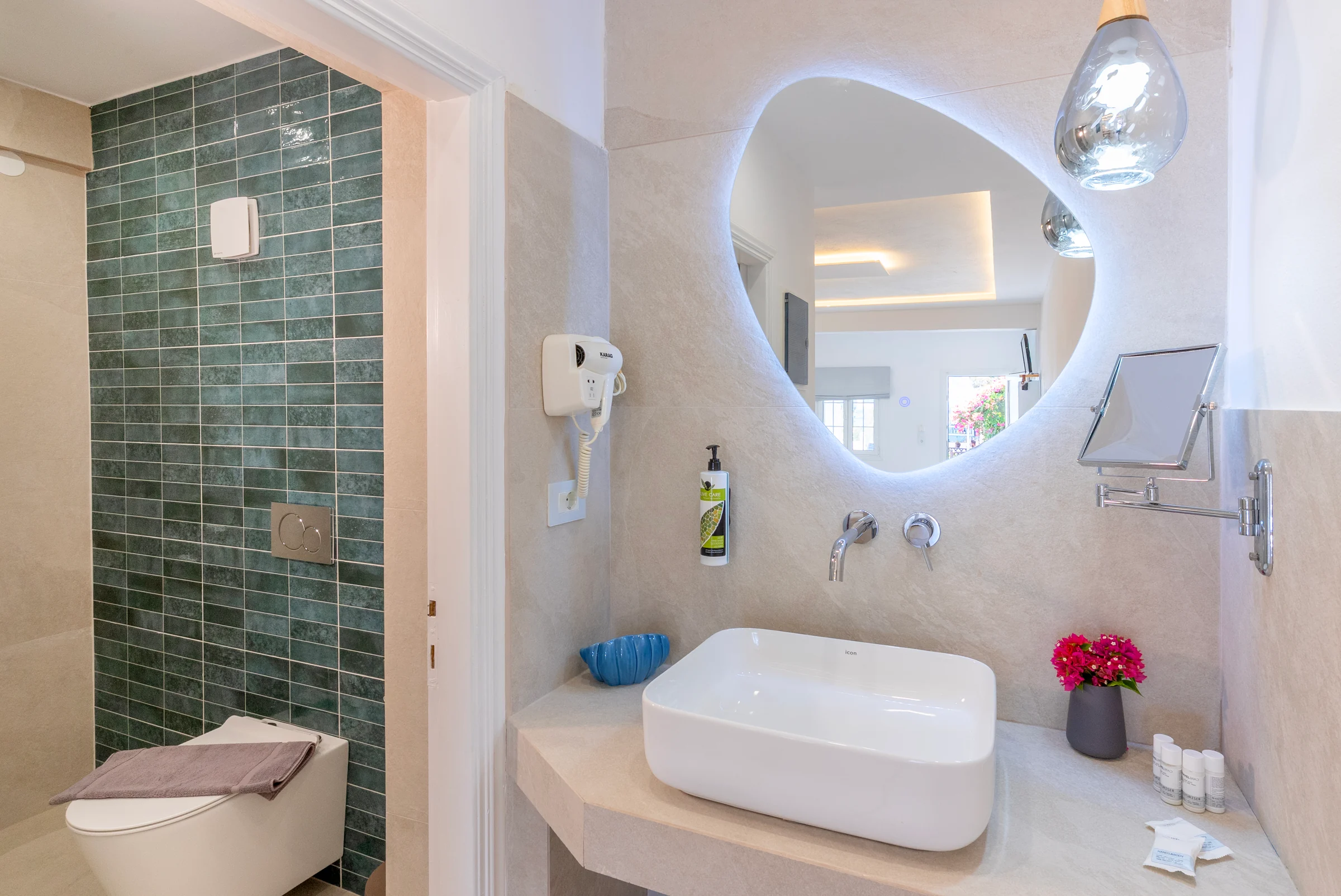 Double Superior: Bathroom and shower