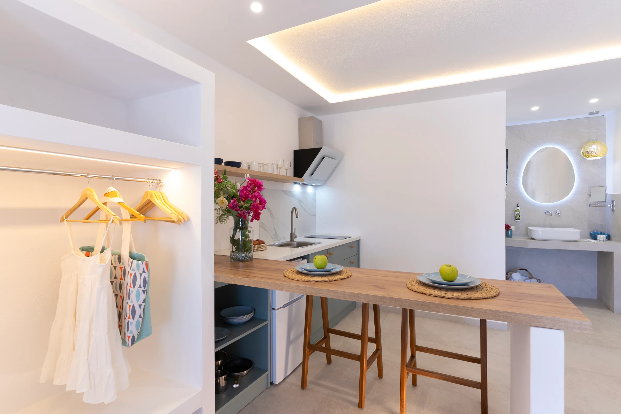 Double Superior: Kitchenette