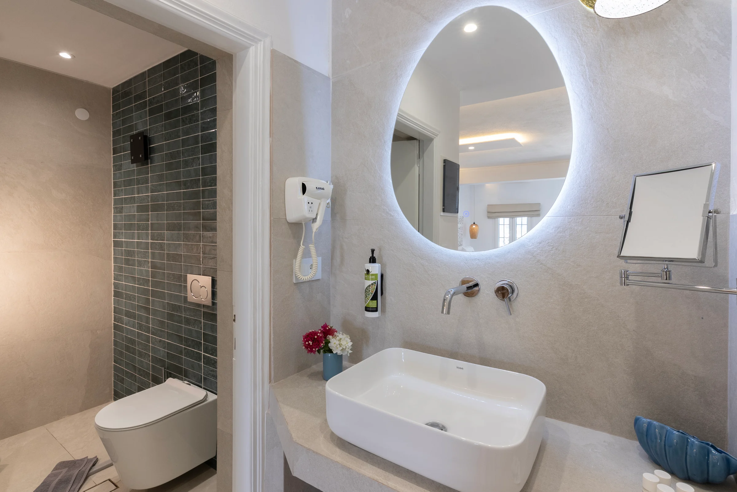 Double Superior: Bathroom and shower